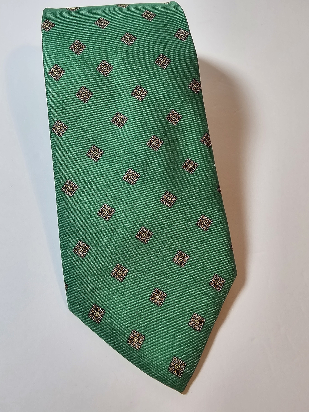 DownEast Outfitters Green Tie with Gold Medallion Motif Vintage 100% Silk
